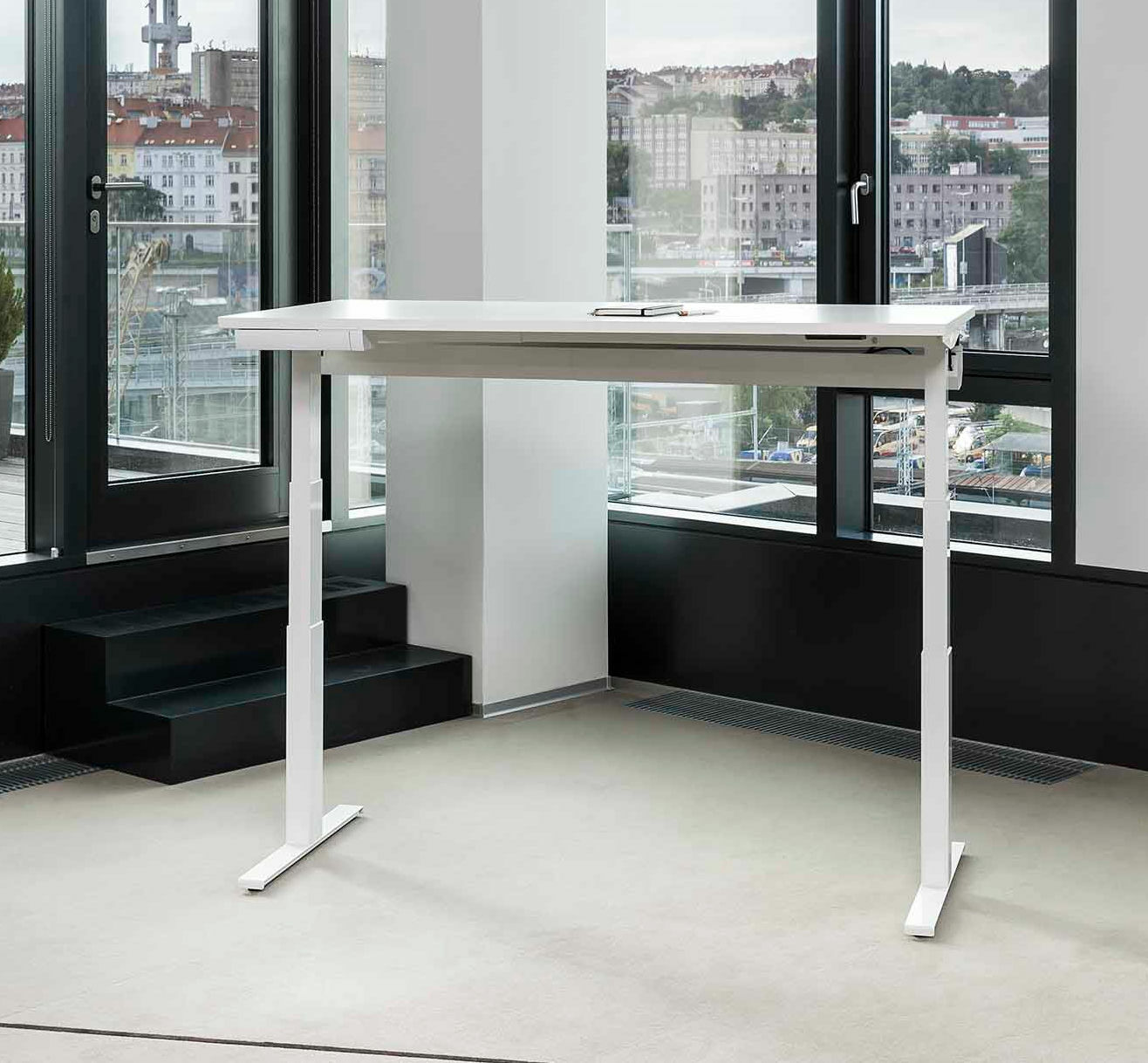 Kancelářský stůl FA UP, 1400x800mm, v.630 až 1290mm