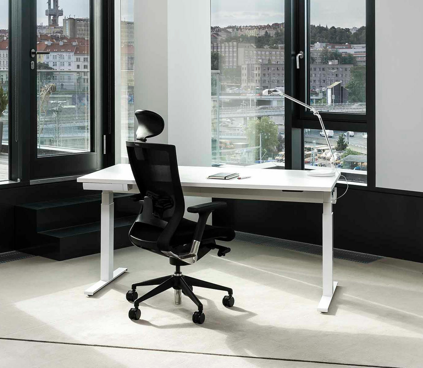 Kancelářský stůl FA UP, 1200x800mm, v.630 až 1290mm